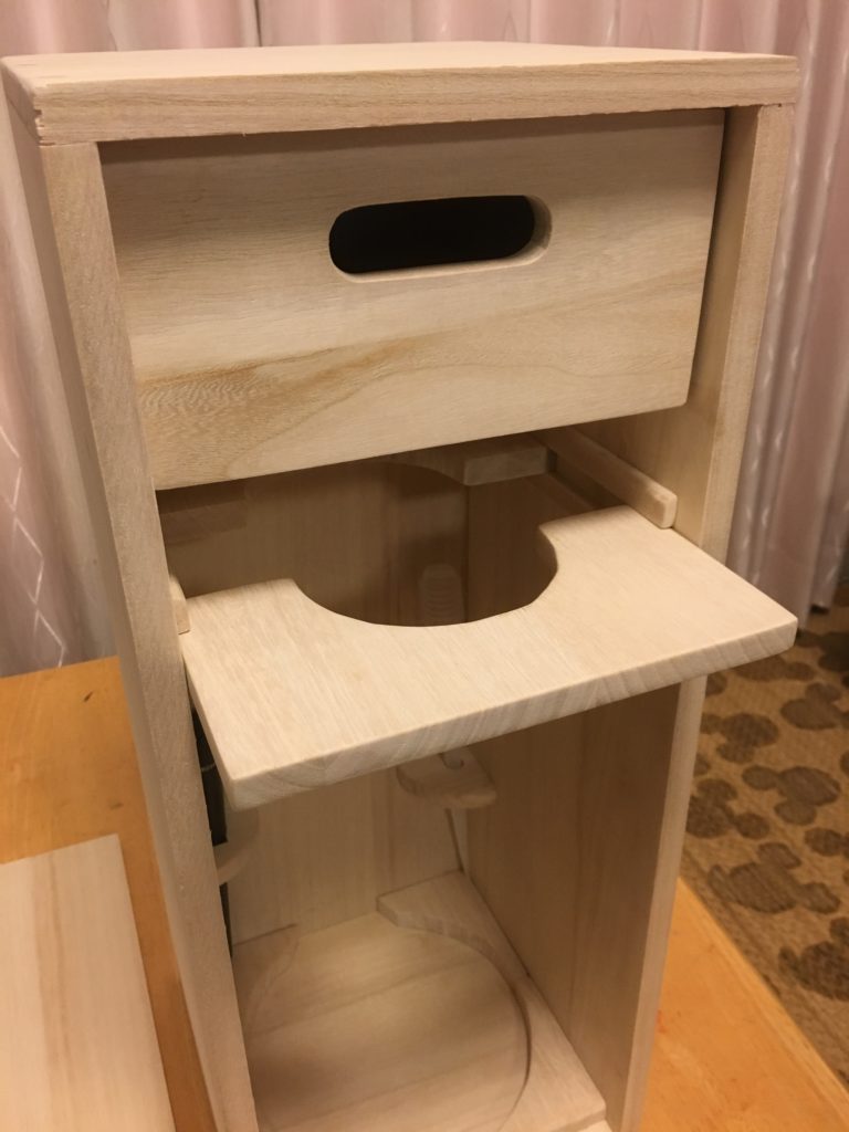 ランタン上部を固定する部品