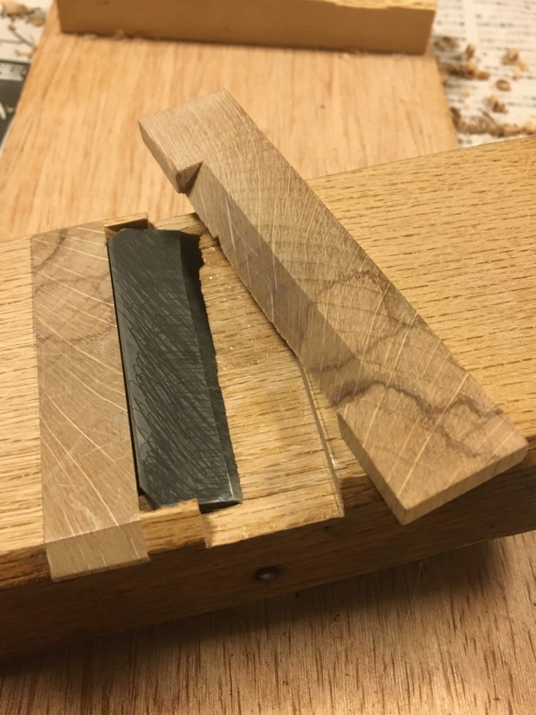 鉋の刃口埋めはかなり大変な作業
