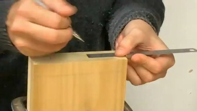 次は倍の長さで線を引く