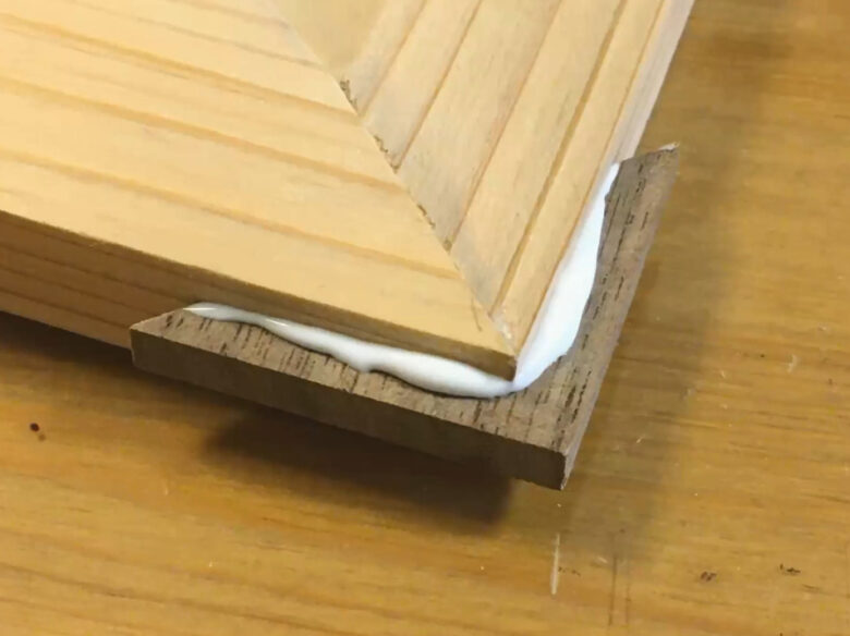 板を差し込む